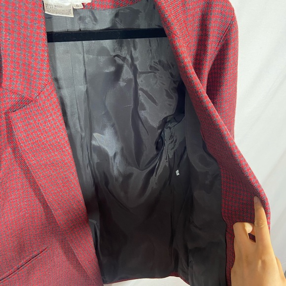 Vintage Carlisle Red and Grey Houndstooth Blazer - Picture 9 of 10
